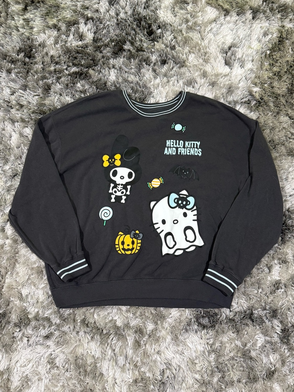 Hello Kitty & Friends By Sanrio Grey Halloween Sweater